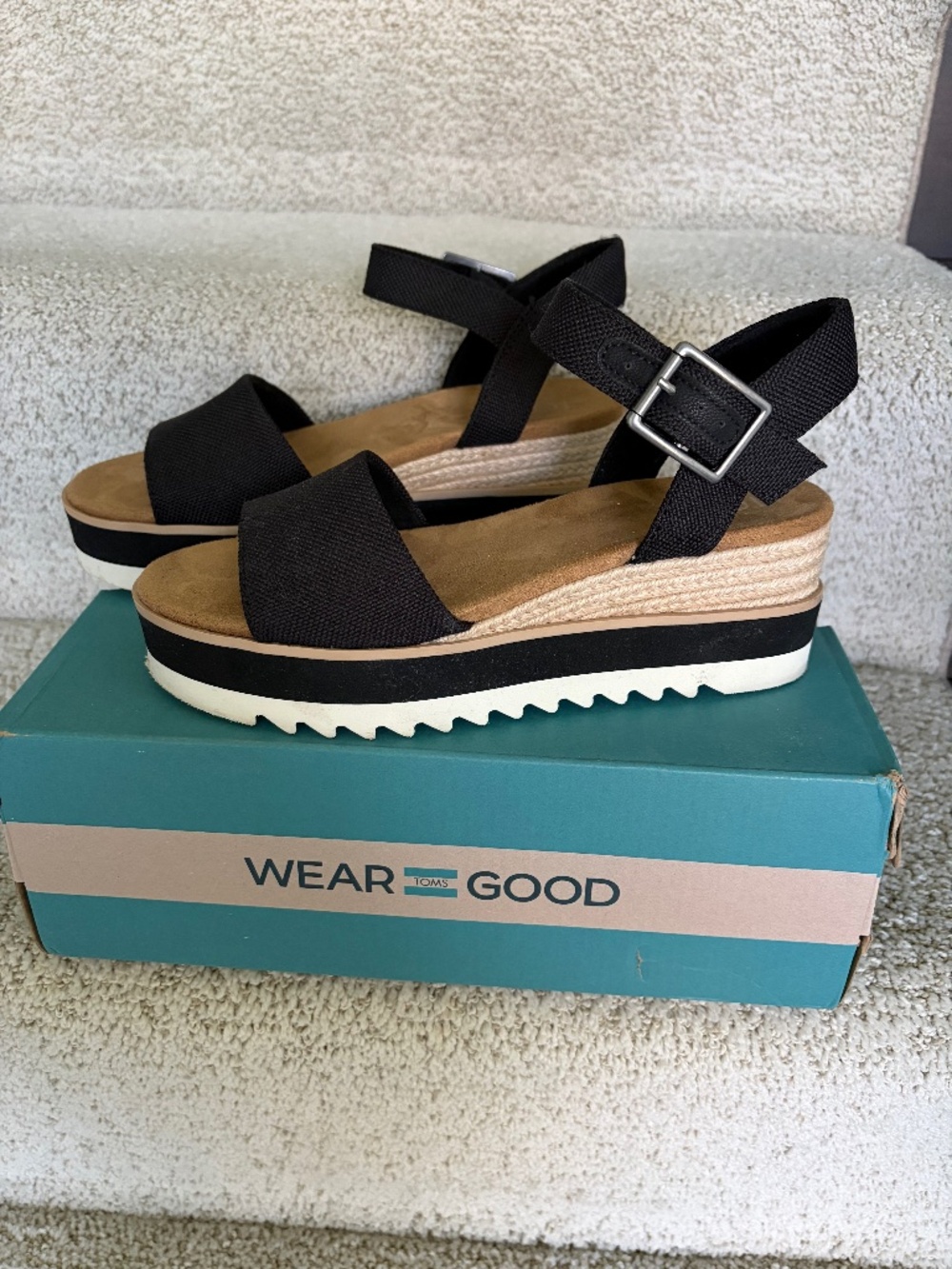 TOM'S Diana Sandal--Like New